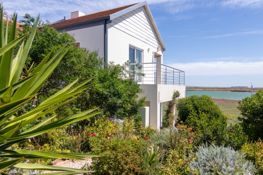 4 Bedroom Property for Sale in Velddrif Western Cape